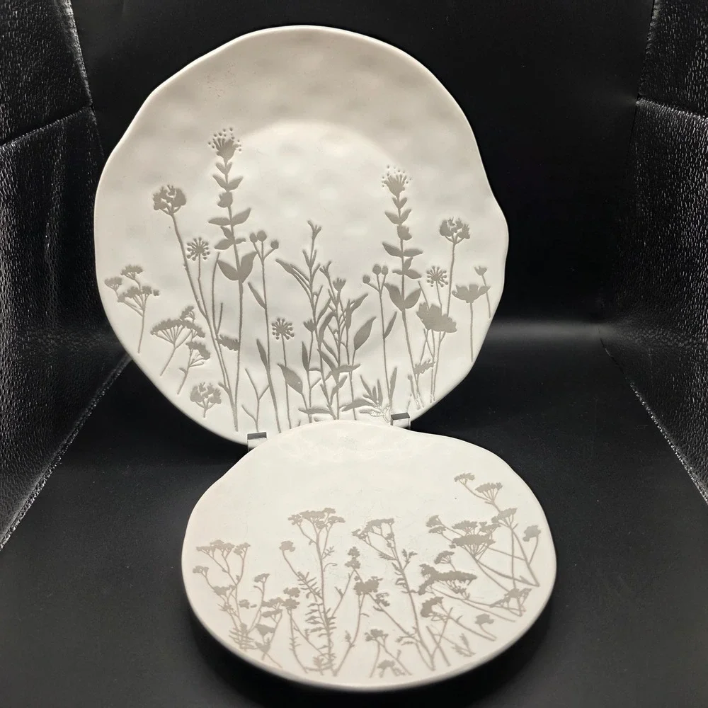 Eli + Ana Handmade Ceramic Wildflower Ridge Plates Grey 2 Piece Set Dinner/Salad